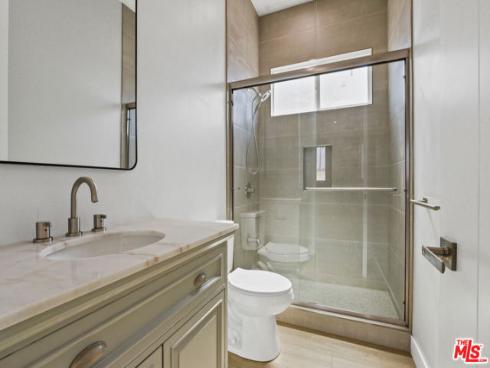 2429 W Borchard Avenue, Santa Ana, CA