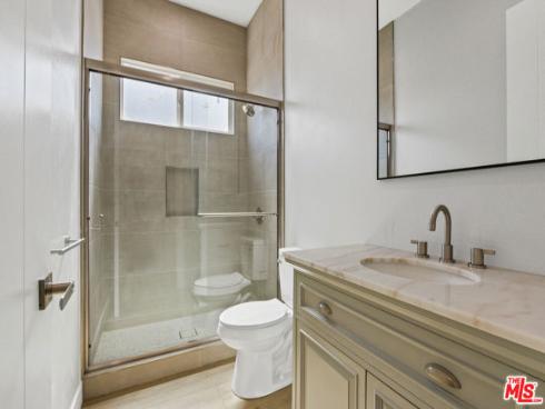 2429 W Borchard Avenue, Santa Ana, CA