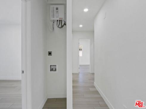 2429 W Borchard Avenue, Santa Ana, CA