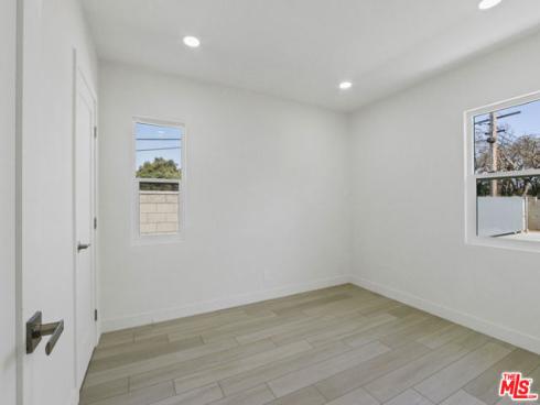 2429 W Borchard Avenue, Santa Ana, CA