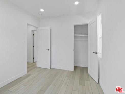 2429 W Borchard Avenue, Santa Ana, CA