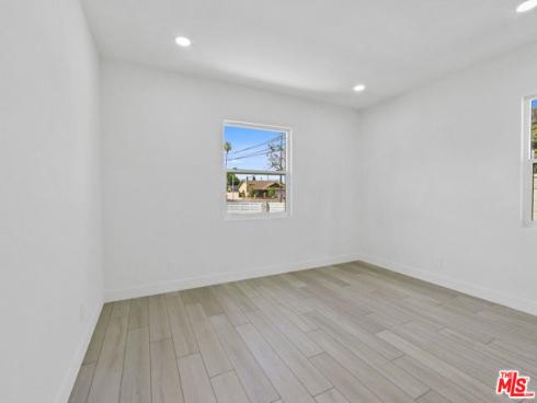 2429 W Borchard Avenue, Santa Ana, CA