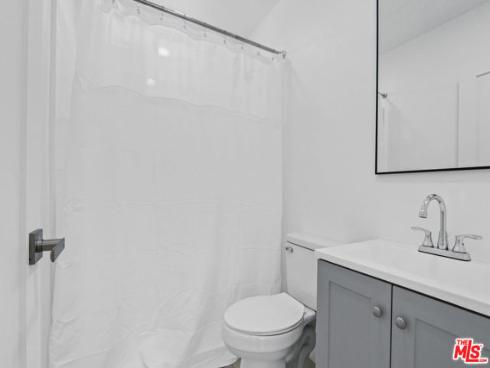 2429 W Borchard Avenue, Santa Ana, CA