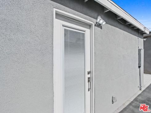 2429 W Borchard Avenue, Santa Ana, CA