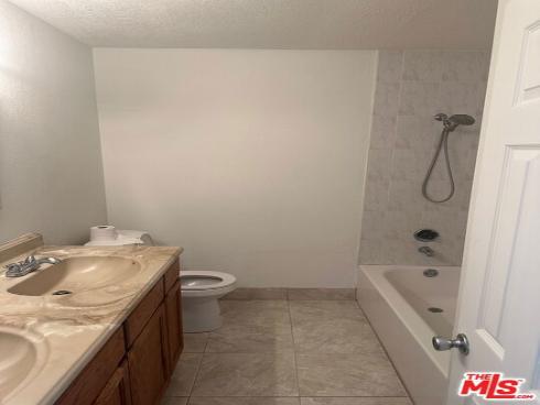 1001 E Grant  F4  Street, Santa Ana, CA