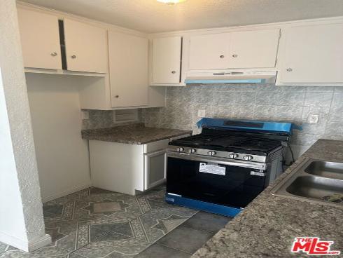 1001 E Grant  F4  Street, Santa Ana, CA