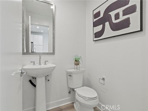 621 S Lyon Street, Santa Ana, CA