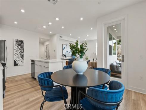 667 S Lyon Street, Santa Ana, CA