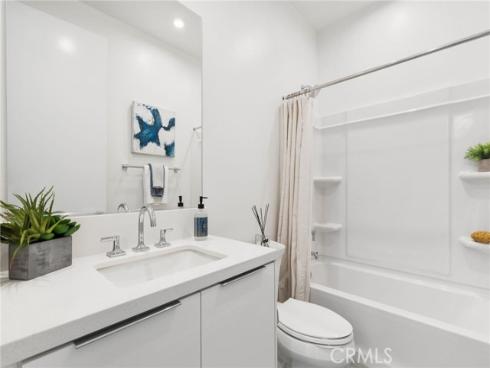 667 S Lyon Street, Santa Ana, CA