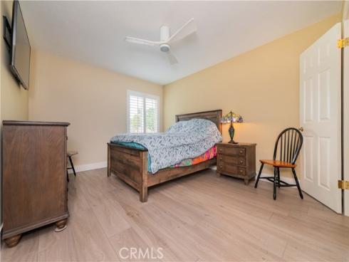 1000 W Macarthur  13  Boulevard, Santa Ana, CA