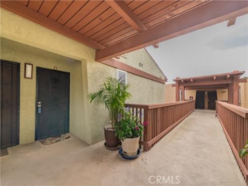 1000 W Macarthur  13  Boulevard, Santa Ana, CA