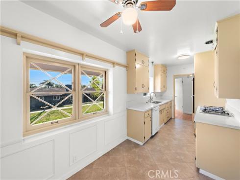 1910 N Greenbrier Street, Santa Ana, CA