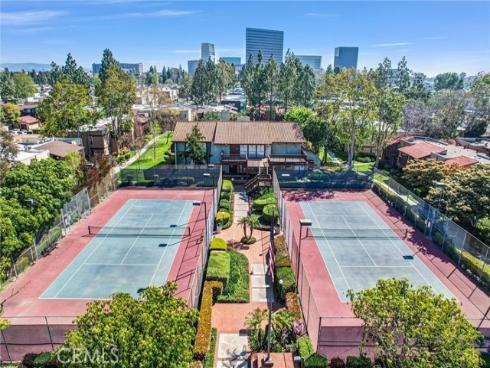 1010 W Macarthur 8 Boulevard, Santa Ana, CA