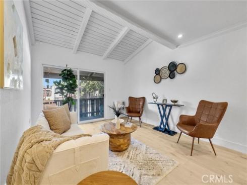 1010 W Macarthur 8 Boulevard, Santa Ana, CA