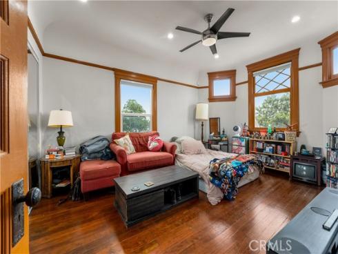 610  E 4th  , Santa Ana, CA