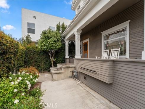 610  E 4th  , Santa Ana, CA