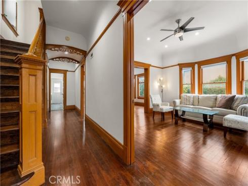 610  E 4th  , Santa Ana, CA