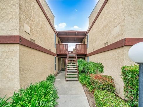 1000 W Macarthur 100 Boulevard, Santa Ana, CA