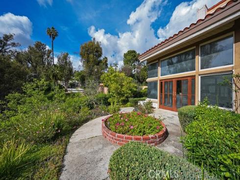 9752 Rangeview Drive, Santa Ana, CA