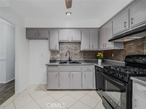 1919 Sherry 28 Lane, Santa Ana, CA