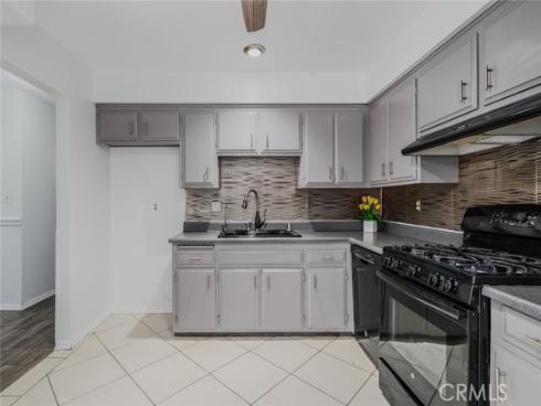 1919 Sherry 28 Lane, Santa Ana, CA