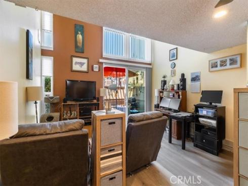 1084 Cabrillo Park B Drive, Santa Ana, CA