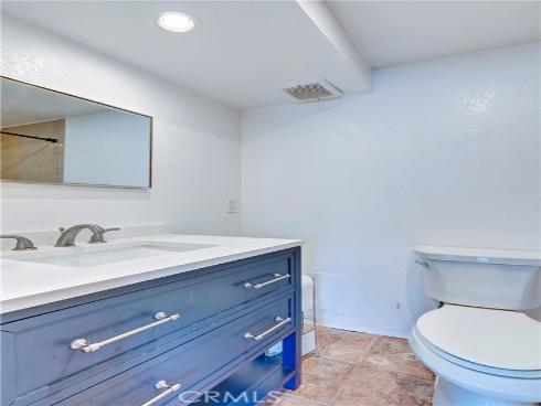 521 S Lyon 37 Street, Santa Ana, CA