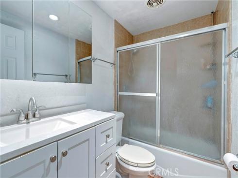 521 S Lyon 37 Street, Santa Ana, CA