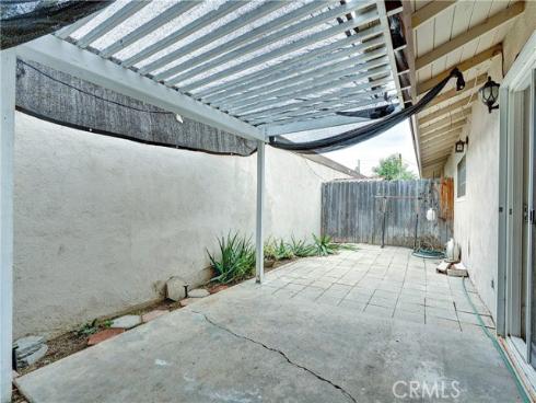 521 S Lyon 37 Street, Santa Ana, CA