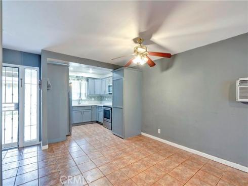 521 S Lyon 37 Street, Santa Ana, CA