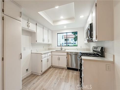 611 W 1st 101 Street, Santa Ana, CA