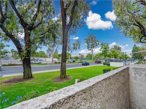 611 W 1st 101 Street, Santa Ana, CA