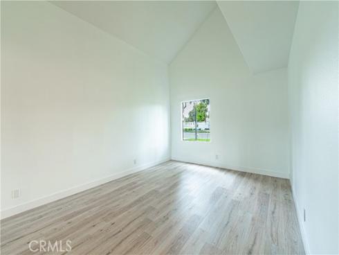 611 W 1st 101 Street, Santa Ana, CA