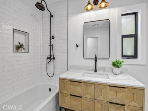 2327  Bonnie Brae  , Santa Ana, CA