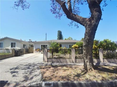2201 W Russell Avenue, Santa Ana, CA