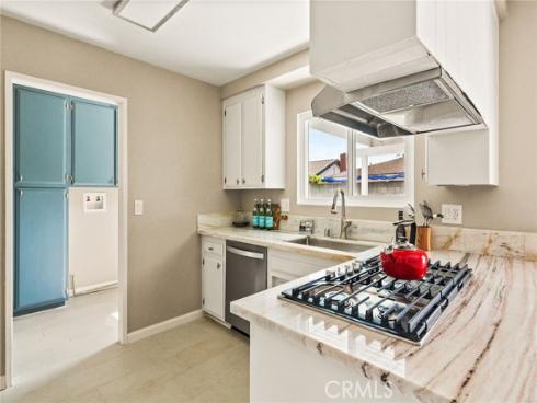 2406 S Pacific Avenue, Santa Ana, CA