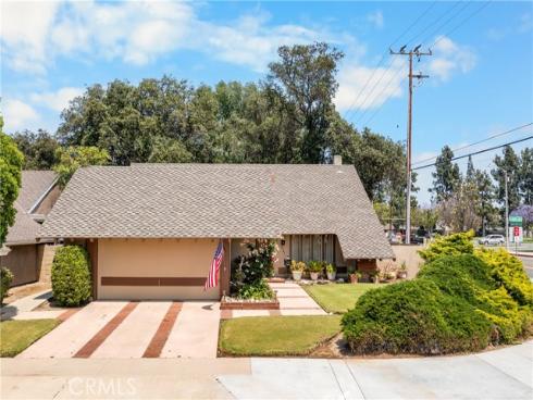 2301 N Lyon   Street, Santa Ana, CA