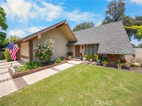 2301 N Lyon   Street, Santa Ana, CA