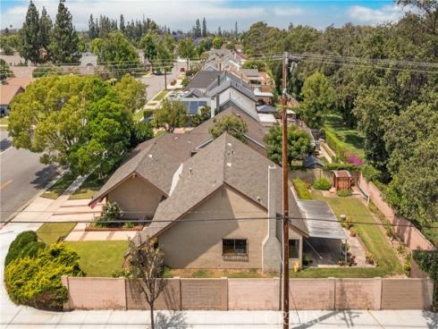 2301 N Lyon   Street, Santa Ana, CA