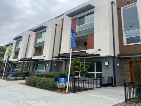 1818 E 1st Street 520