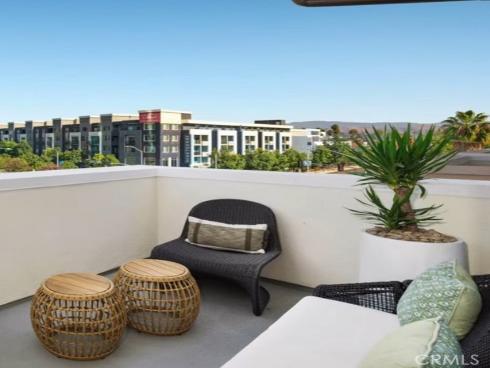 1818  E 1st  520  Street, Santa Ana, CA