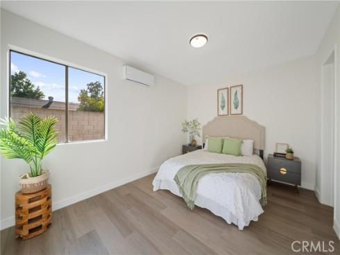 928 S Laurel St. , Santa Ana, CA