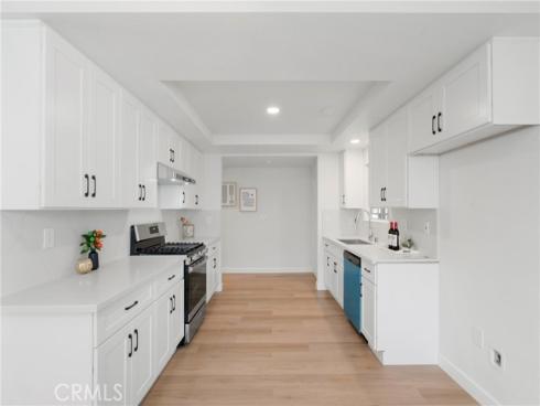 928 S Laurel St. , Santa Ana, CA