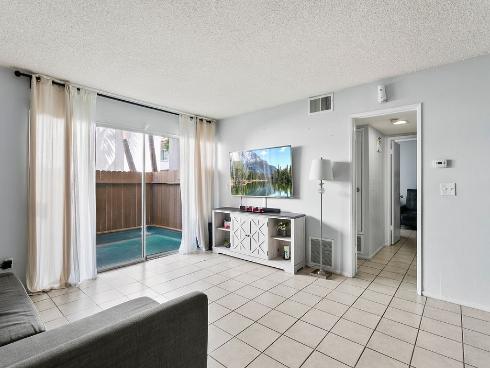 2521 W Sunflower R1 Avenue, Santa Ana, CA