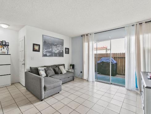 2521 W Sunflower R1 Avenue, Santa Ana, CA