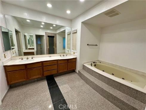 18831  Winnwood   Lane, Santa Ana, CA