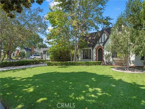 2404 N Poinsettia  , Santa Ana, CA