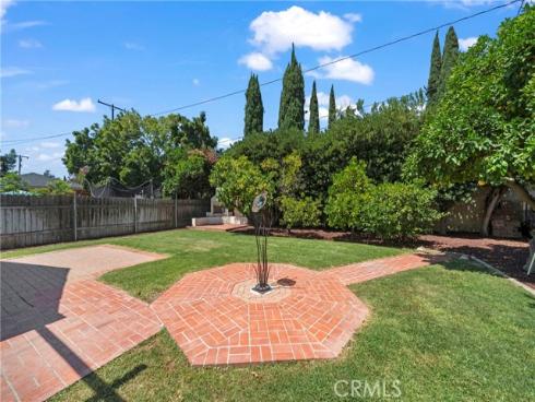 2404 N Poinsettia  , Santa Ana, CA