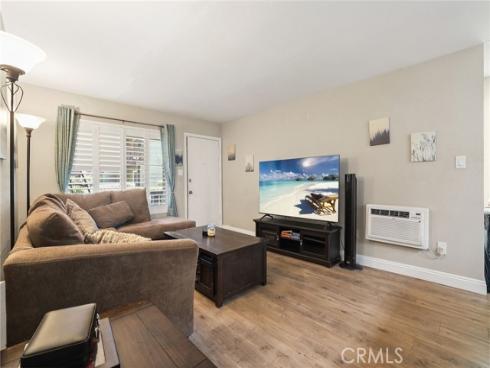 1030 W Macarthur 95 Boulevard, Santa Ana, CA