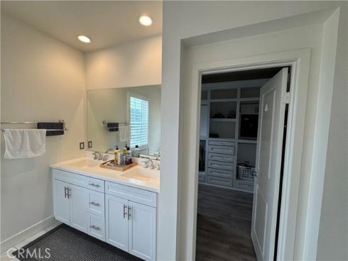 526 W Tribella   Court, Santa Ana, CA